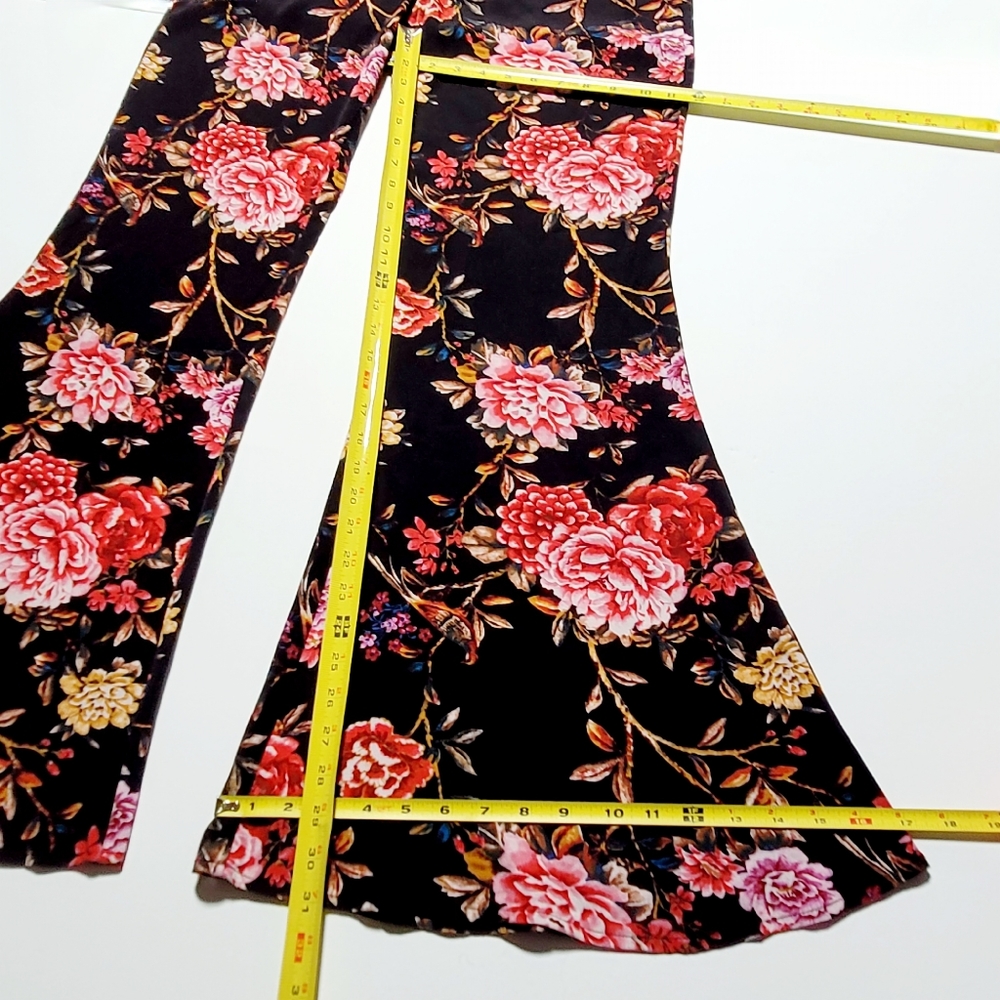 Forever 21 High Rise Rose Print Flare Pants Women's (XL) - Picture 6 of 6